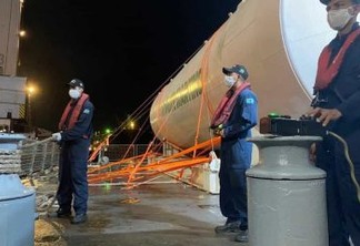 OPERAÇÃO COVID-19: Navio da Marinha leva oxigênio a hospitais de Manaus
