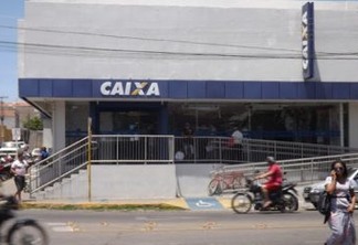 Cliente denuncia abandono da agência da Caixa em Cajazeiras; VEJA VÍDEO