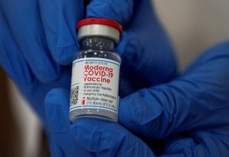 Reino Unido aprova terceira vacina contra a Covid-19, desenvolvida pela Moderna
