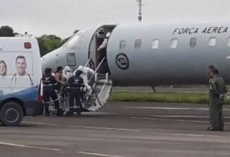 Avião com pacientes de Manaus pousa às 22h15 na Paraíba e secretário de saúde acompanhará desembarque