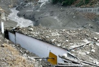 Geleira do Himalaia se solta, causa enchente e deixa até 150 mortos na Índia - VEJA VÍDEO