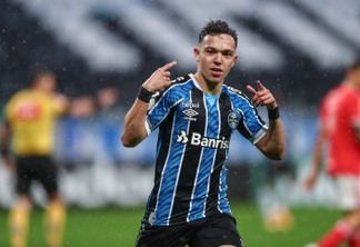 Grêmio anuncia venda de Pepê para o Porto por R$ 98 milhões