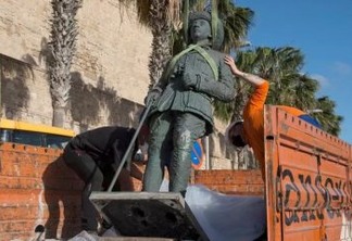 Em dia histórico, Espanha remove última estátua do ditador Franco