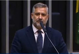 Em discurso, deputado Paulo Pimenta afirma que figuras como Daniel Silveira só cresceram por causa de golpe contra Dilma e prisão de Lula - VEJA VÍDEO