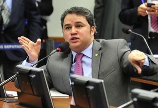 Efraim Filho elogia Marcelo Queiroga e torce pelo paraibano à frente do Ministério da Saúde: "Tem a confiança do presidente"