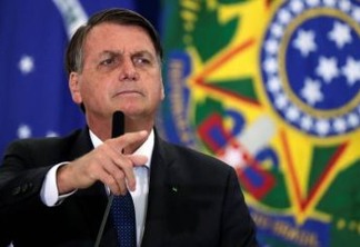Bolsonaro diz que povo não quer 'bandalheira do PT' e acusa Fachin de ligações com partido