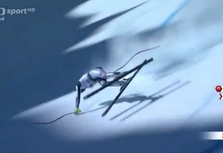 Esquiador francês escapa de acidente com manobra ousada a 120 km/h - VEJA VÍDEO