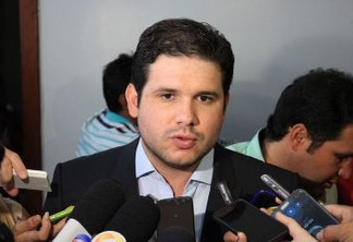 Hugo Motta comenta principais demandas solicitadas à bancada paraibana em reunião em Brasília