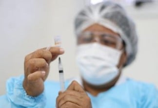 Começa agendamento para vacinação de idosos acamados, em Santa Rita, PB