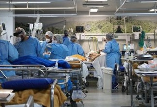 COVID-19: Médicos criticam falta de protocolo nacional para internação e entubação