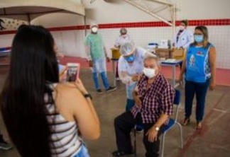 PMJP vacinou 11,6 mil idosos em ginásios e postos móveis na semana