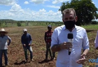 Prefeito Chico Mendes visita áreas rurais e destaca corte de terras que beneficiou cerca de 700 agricultores de São José de Piranhas