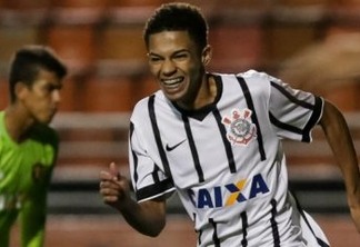 MENOS UM! Corinthians confirma retorno do primeiro jogador atingido por surto de Covid-19 no time