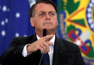 'Como é fácil impor uma ditadura no Brasil', diz Bolsonaro durante live