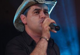 Morre em Natal cantor paraibano Léo Sttar após complicações da Covid-19