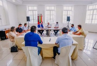 Mesa diretora da CMJP se reúne com Cícero Lucena para debater ações contra a Covid-19
