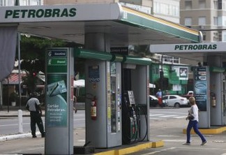 Petrobrás anuncia redução do preço de combustível, mas valores nas bombas não reduziram na Paraíba