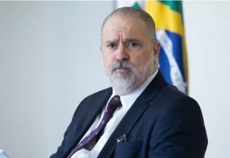GESTÃO NA PANDEMIA: Cármen Lúcia pede que STF julgue queixa contra Bolsonaro por genocídio