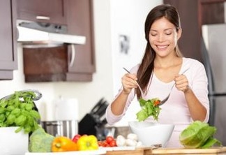 Alimentação pode auxiliar no controle dos sintomas da endometriose