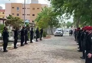Vítima da codvi-19: Sargento Luiz Carlos recebe homenagem de colegas do Bope em cerimônia de sepultamento - VEJA VÍDEO 