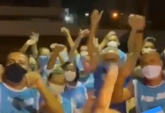 5 mil pessoas imunizadas: Prefeito Cícero Lucena comemora sucesso de vacinação noturna - VEJA VÍDEO