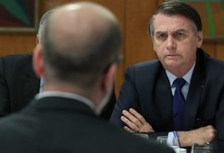 Bolsonaro alega que Aécio ganhou eleição em 2014; PSDB rechaça