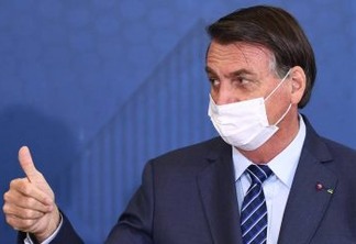 Bolsonaro afirma que Queiroga desobrigará máscaras a quem já foi vacinado no Brasil; VEJA VÍDEO