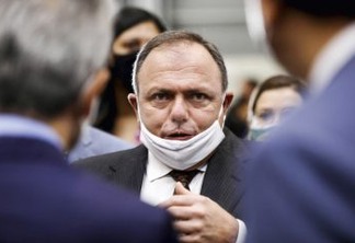 Pazuello depõe na PF em inquérito que apura se Bolsonaro prevaricou