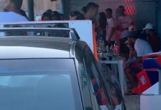 AGLOMERAÇÃO! Polícia Militar encerra festa clandestina na cidade de Juazeirinho