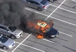 Motorista acende cigarro após passar álcool em gel nas mãos e incendeia carro