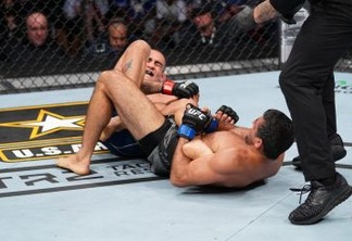 UFC 262: Charles do Bronx nocauteia Michael Chandler e é campeão peso-leve do UFC