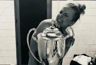 Campeã: Jogadora de vôlei comemora título da Liga dos Campeões pelada e foto viraliza - VEJA 