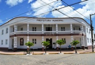 Prefeitura de Monteiro emite novo decreto para combater a Covid-19, anunciando lockdown e proibindo venda de bebida alcoólica 