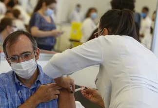 CORONAVÍRUS: Especialistas criticam ausência de campanha para alavancar vacinação
