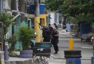 Operação da Polícia Civil acaba em tiroteio com pelo menos 15 pessoas mortas e duas feridas - VÍDEO
