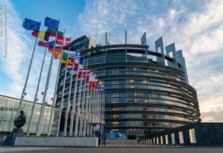 UE propõe autorizar turistas vacinados e abre brecha para CoronaVac