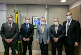 Cirurgia Bariátrica pelo SUS é tema de encontro entre presidente da SBCBM e o ministro da Saúde