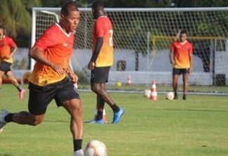 Gerson Gusmão define substitutos de Fred e Clayton no Botafogo-PB
