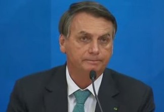 Jair Bolsonaro compara vacinas com hidroxicloroquina: 'Experimental e sem comprovação'; VEJA VÍDEO