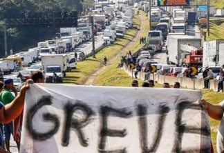 Caminhoneiros iniciam greve indeterminada a partir de 25 de julho, contra o aumento nos preços dos combustíveis praticados pela Petrobras