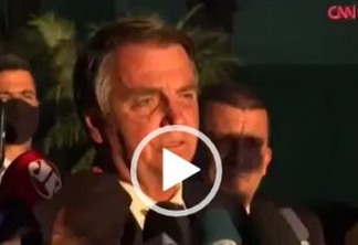 Bolsonaro interrompe coletiva de imprensa para rezar o 'Pai Nosso' após não gostar de pergunta - VEJA VÍDEO