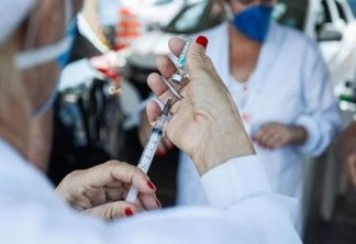 VARIANTE DELTA: Israel vai aplicar terceira dose da vacina contra a Covid-19 em idosos