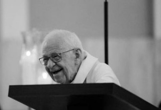 Morre Monsenhor Catão, líder católico na Paraíba, aos 90 anos