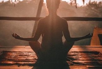 Mude um hábito: Saiba como a meditação pode ajudar a combater a ansiedade e o estresse