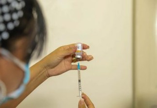 Cabedelo inicia imunização de pessoas 30+ sem comorbidades nesta segunda-feira