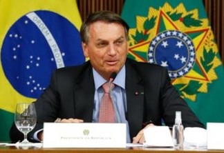 Em nova fala homofóbica, Bolsonaro diz que ivermectina “mata bichas”