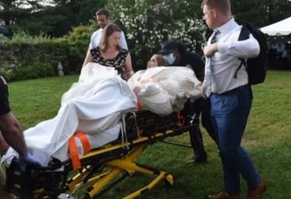 Noiva dá passo em falso durante dança de casamento e vai parar no hospital - VEJA VÍDEO