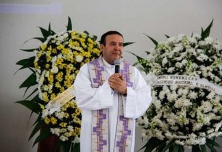 Papa remove bispo brasileiro que teve vídeo íntimo vazado