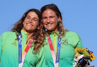 TÓQUIO: Martine Grael e Kahena Kunze conquistam a medalha de ouro na vela