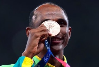 Alison dos Santos conquista bronze nos 400m com barreiras nas Olimpíadas de Tóquio